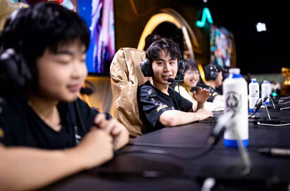 价格预期与 价格预期与